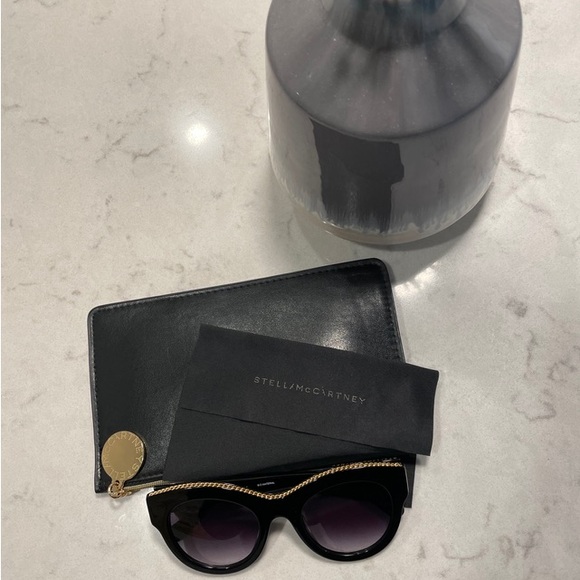 Stella McCartney Sunglasses - Picture 2 of 6